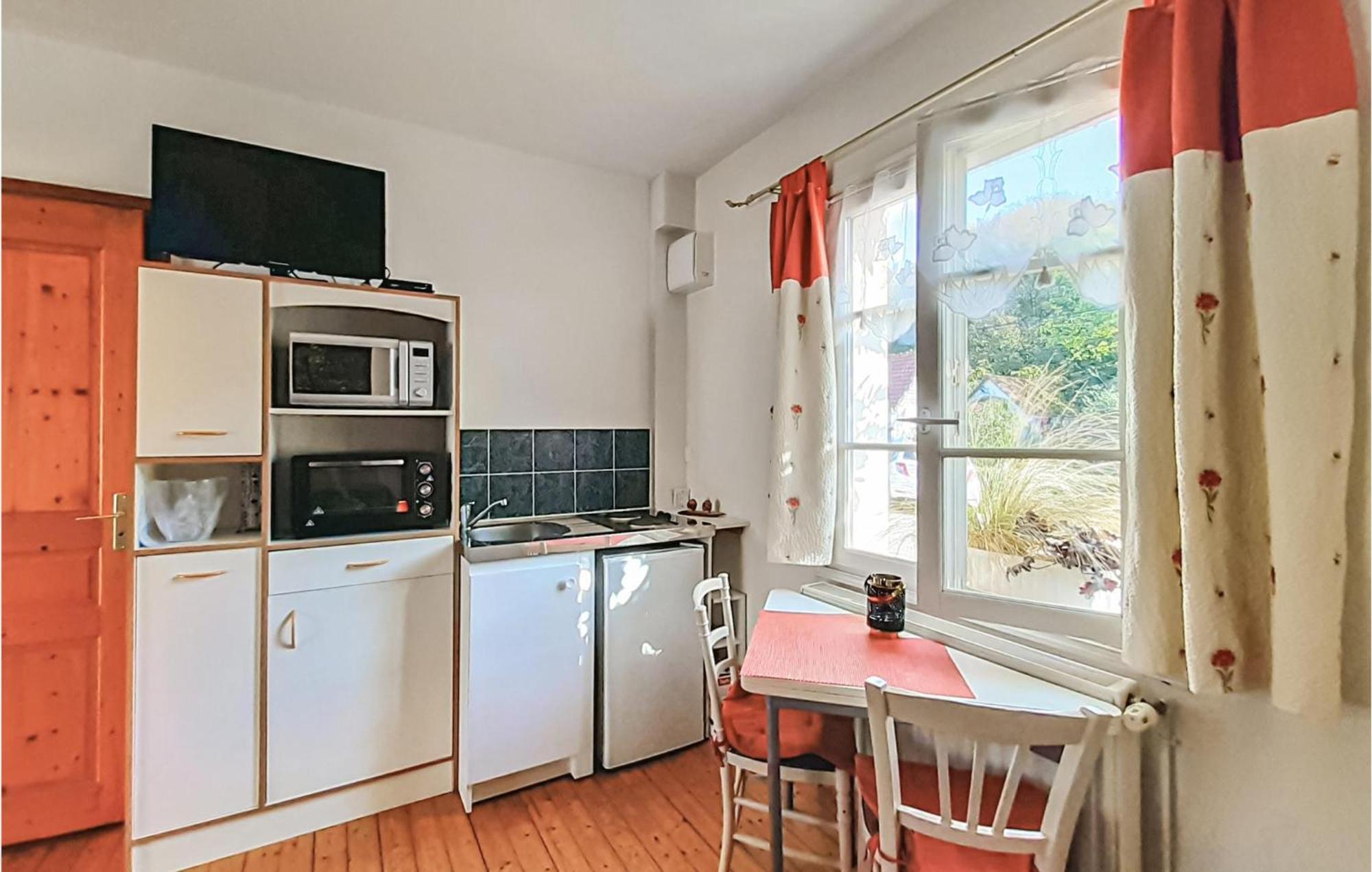 Gorgeous Apartment In Alette With Kitchenette Buitenkant foto